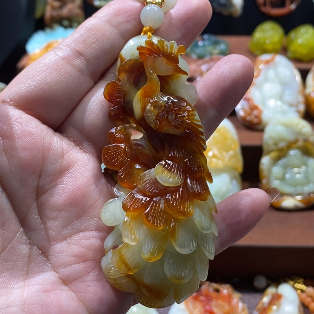 蛇纹石玉颈饰未镶嵌