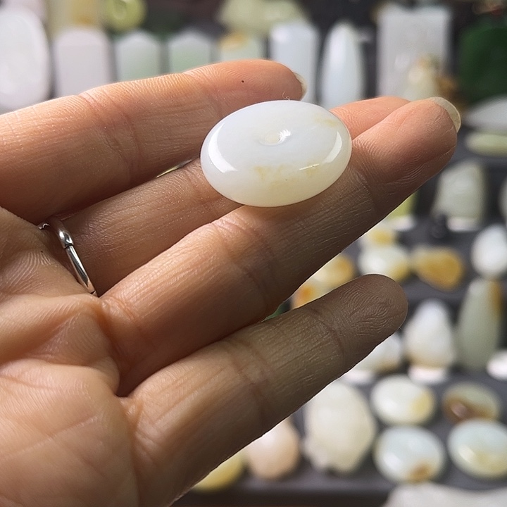 和田玉（糖玉）未镶嵌颈饰