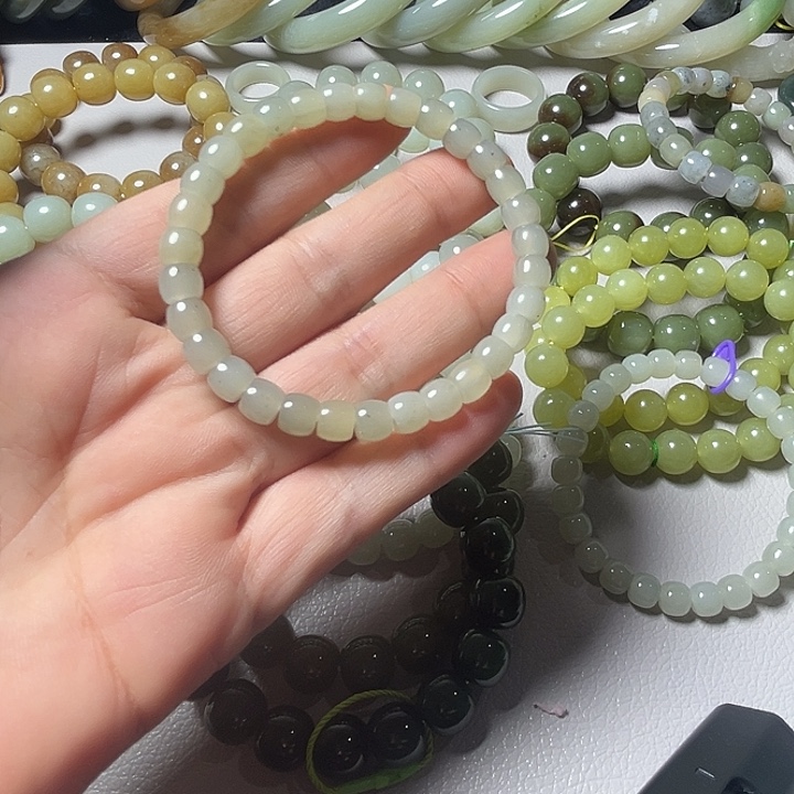 和田玉未镶嵌手串7