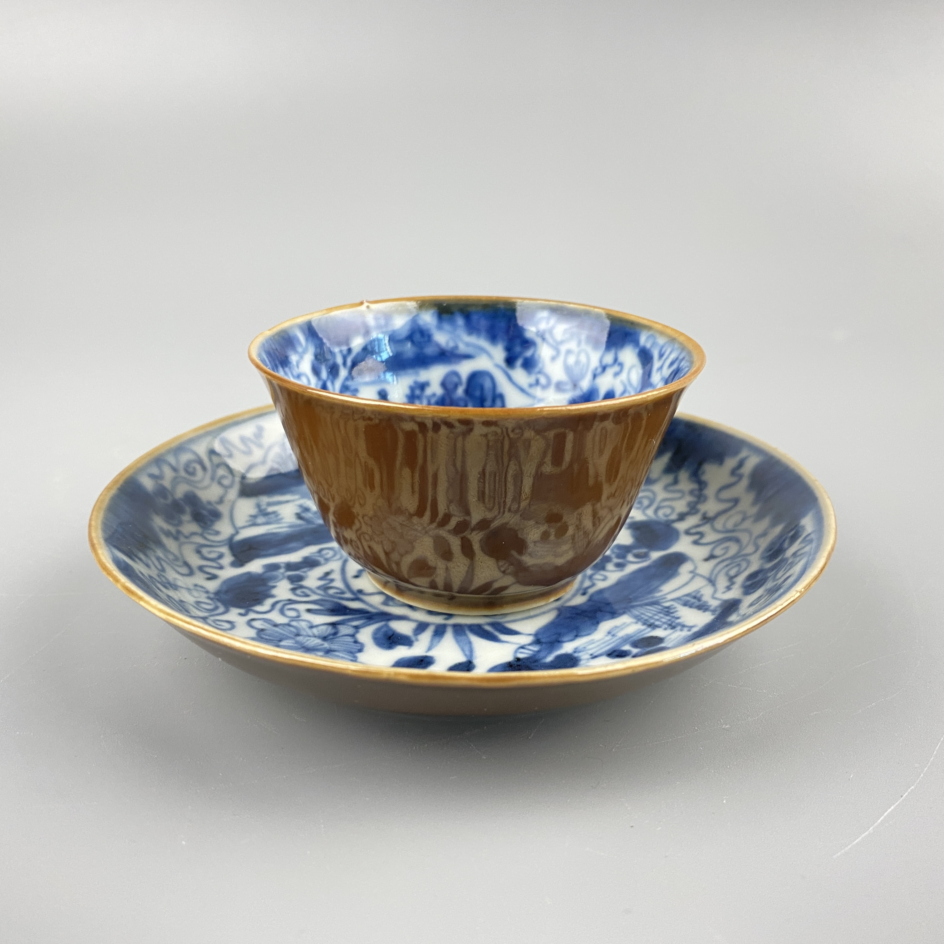 清康熙外紫金釉内青花山水纹杯碟一套【古董拍卖】P125WJ0118002