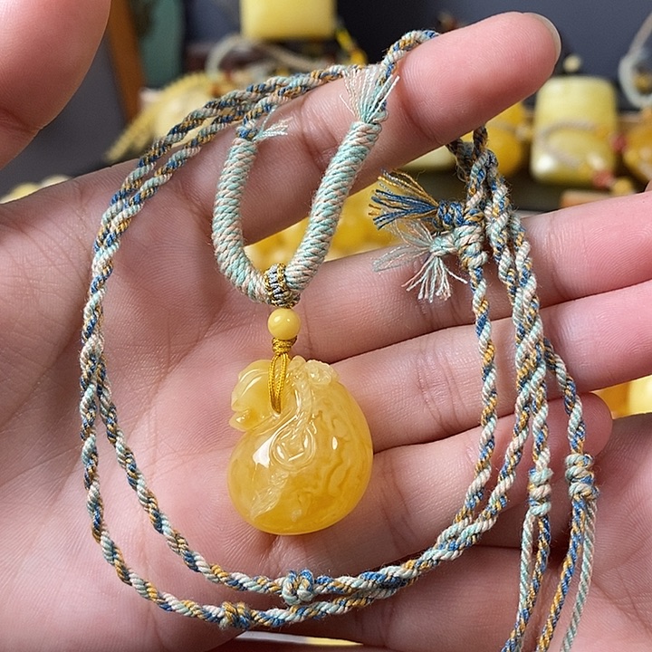 琥珀未镶嵌裸石钱袋子