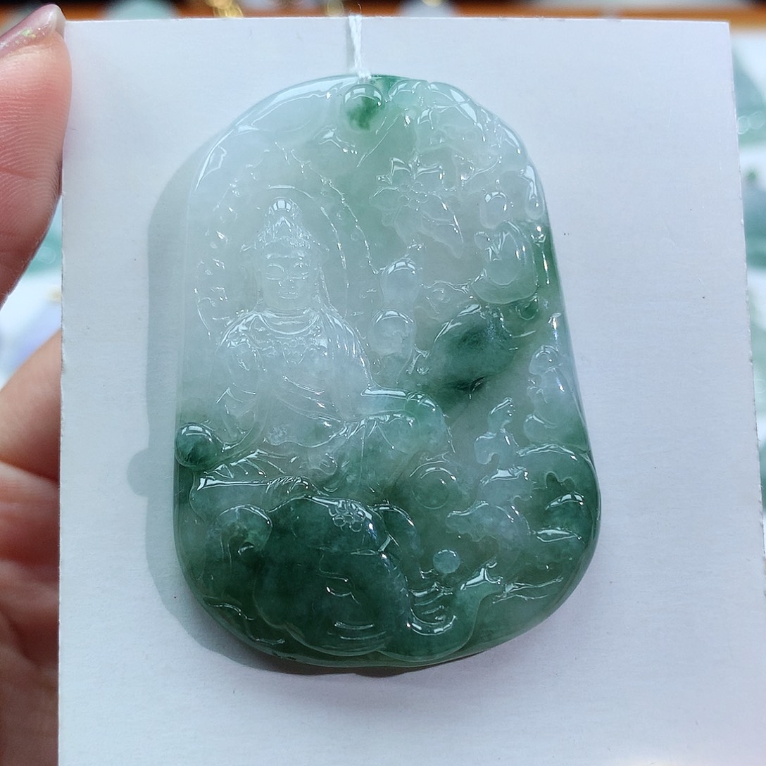 翡翠颈饰未镶嵌普贤菩萨