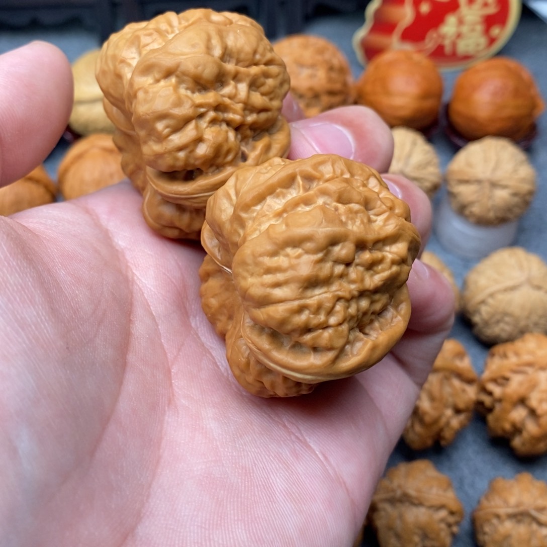 文玩核桃把件六*?蛤蟆头