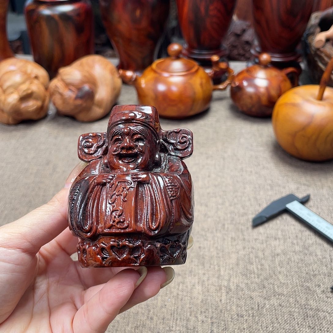 交趾黄檀（大红酸枝）财爷爷