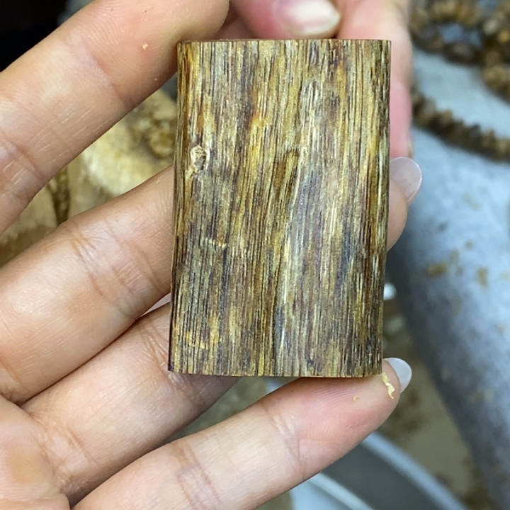 沉香沉香碎屑9.7克陆河