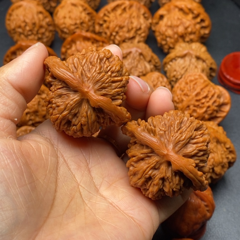 【闪购商品】文玩核桃把件47篓子