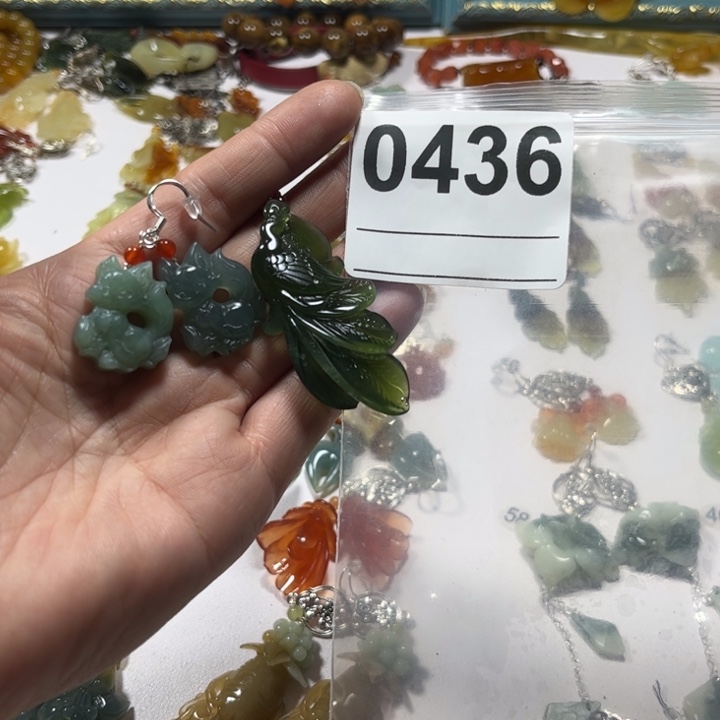 好***满蛇纹石玉未镶嵌耳饰