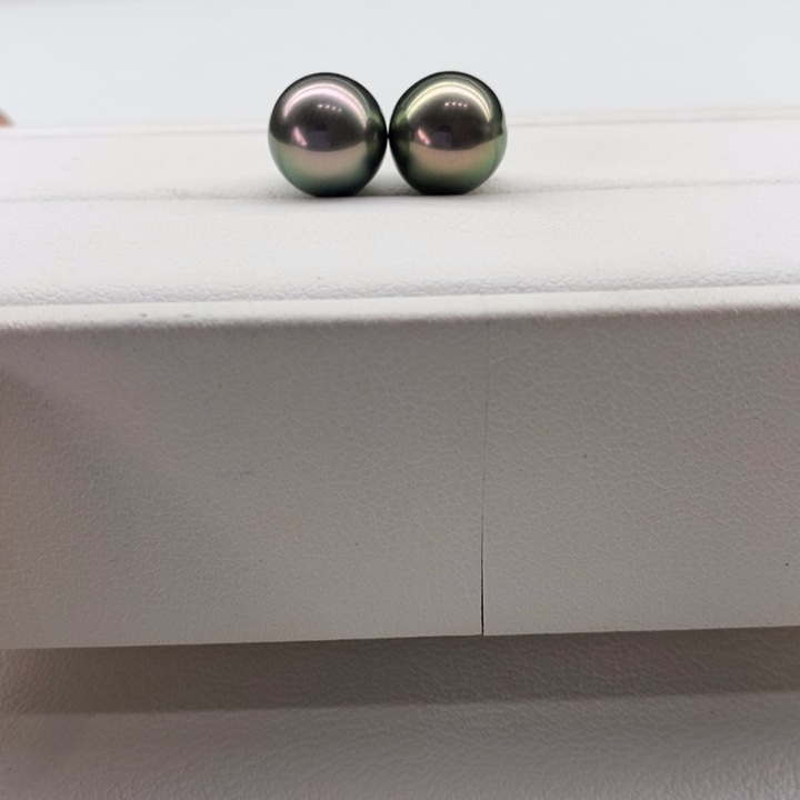 18K金镶嵌海水珍珠耳饰大溪地孔雀绿9-10mm