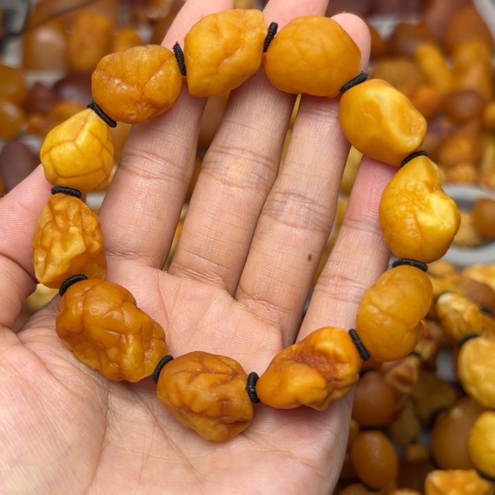 琥珀未镶嵌裸石天然蜜蜡