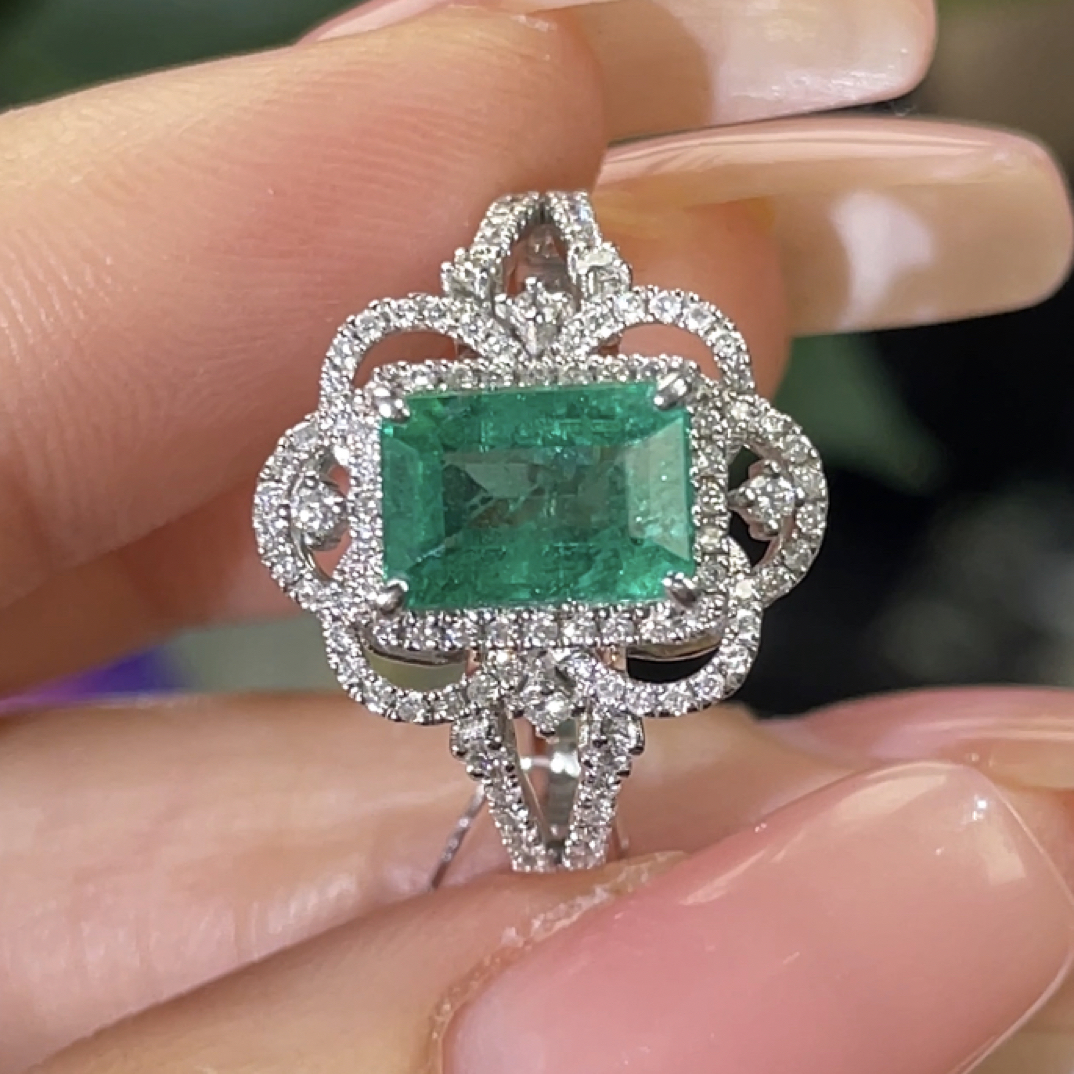 1.55CT天然祖母绿18K真金真钻丝带戒指