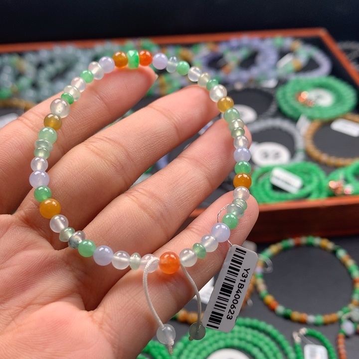 翡翠未镶嵌手镯卡