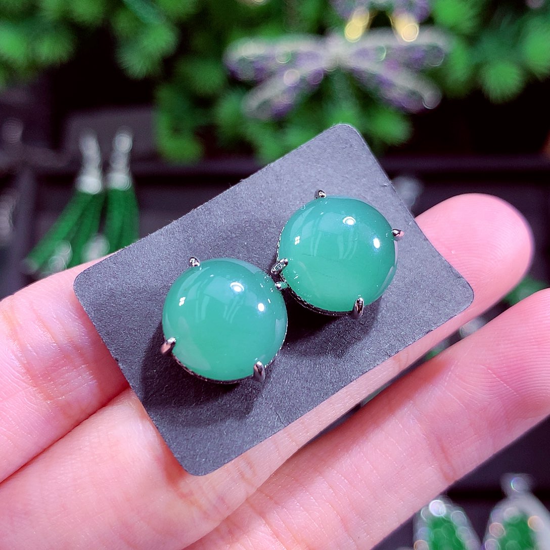 颈饰未镶嵌翡翠天然