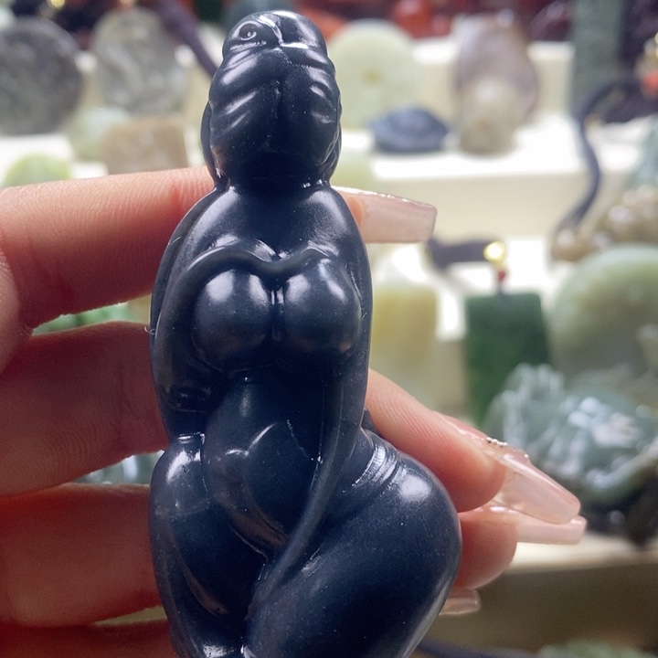 和田玉颈饰未镶嵌