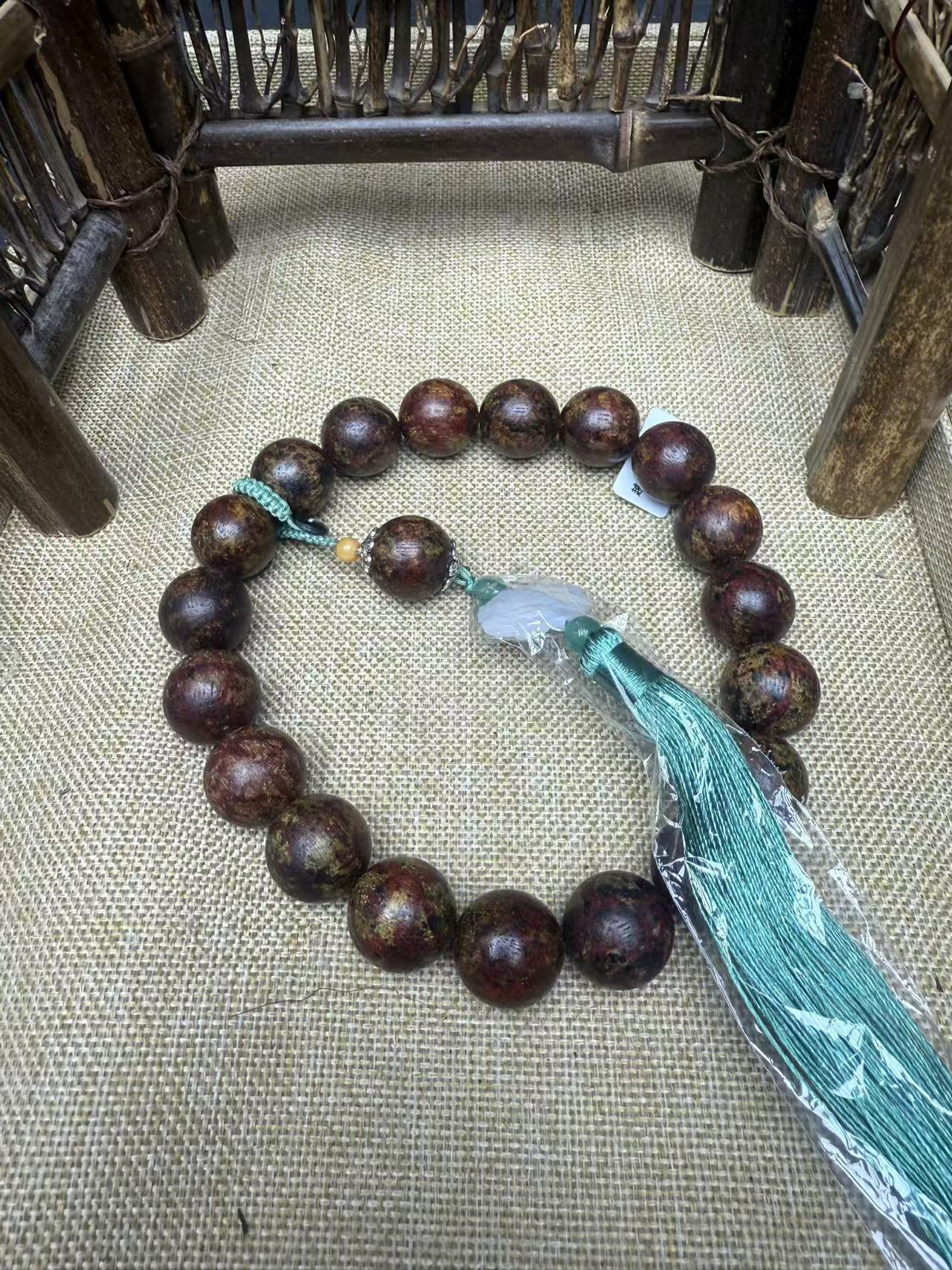 B135龙二文玩成品木串