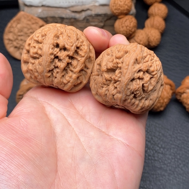 桃核把件尺寸41粗筋