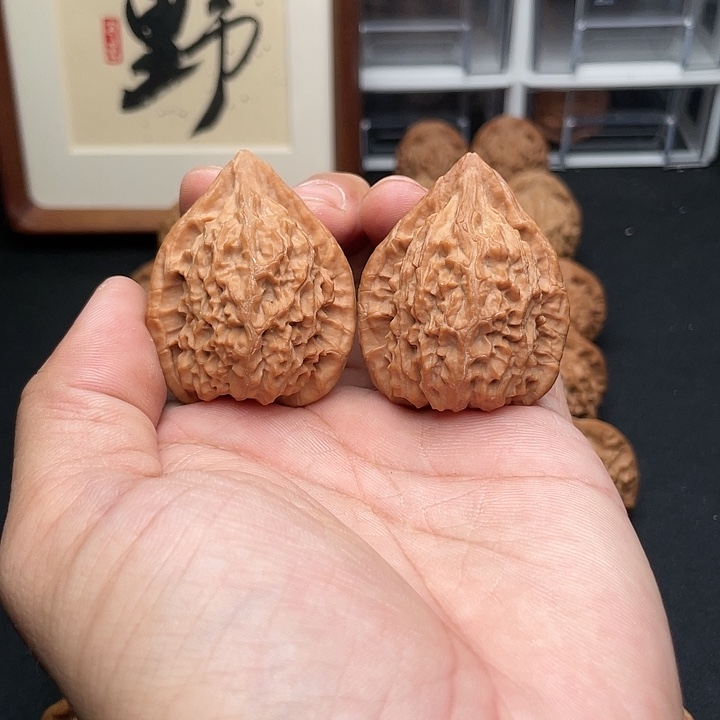 把件文玩核桃野生三角鸡心38