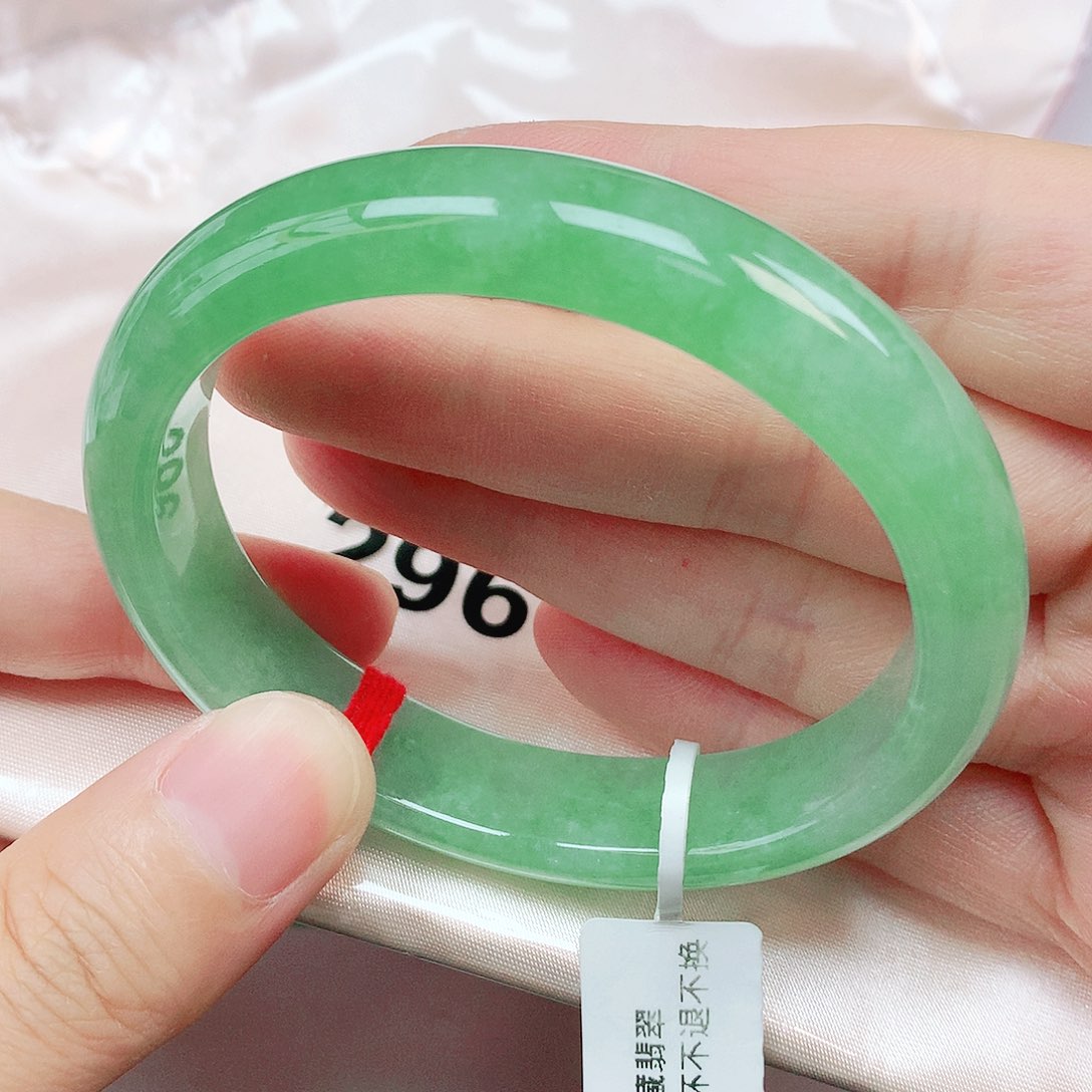 翡翠手镯未镶嵌抖音296，贵妃57