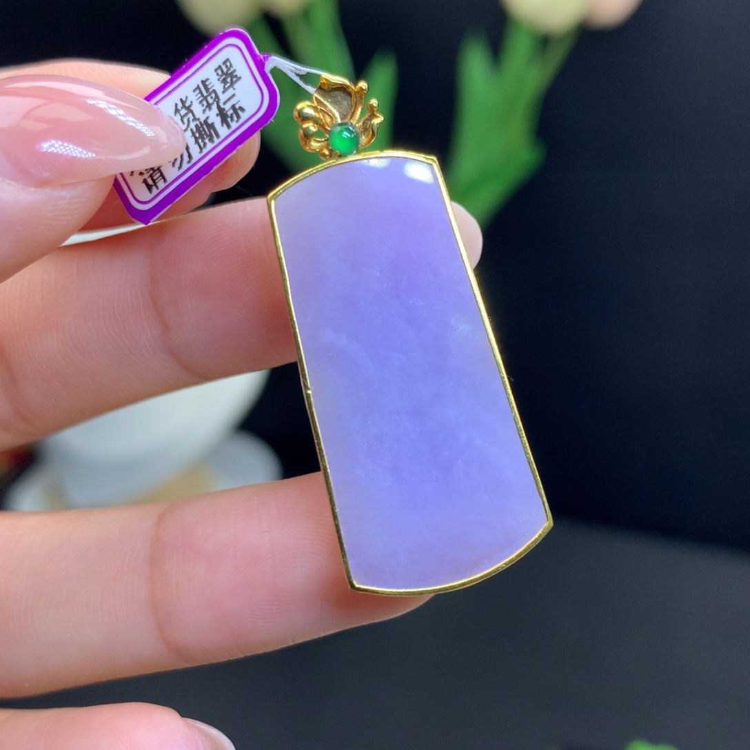 翡翠18K金镶嵌颈饰