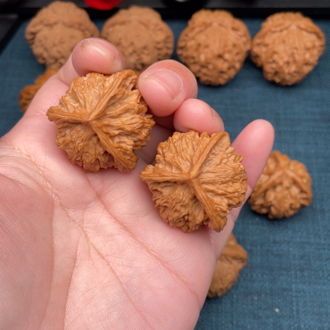 文玩核桃把件全品盘山三棱36