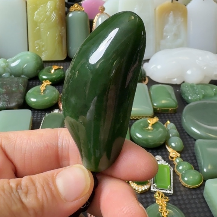 颈饰未镶嵌和田玉俄七菠菜绿一帆风顺聚宝盆