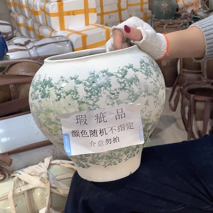 瑕疵18/23一个颜色随机