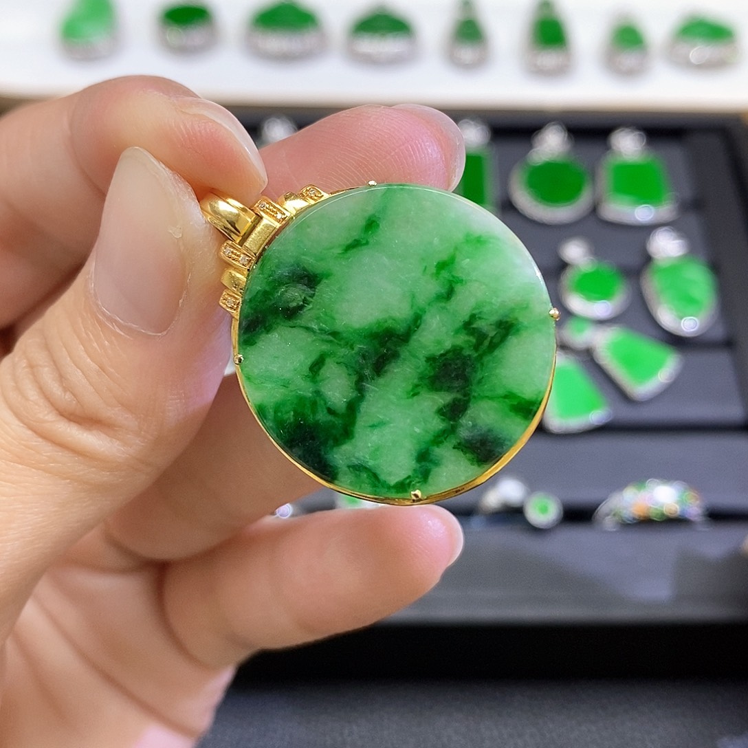 翡翠18K金镶嵌吊坠(不含链)