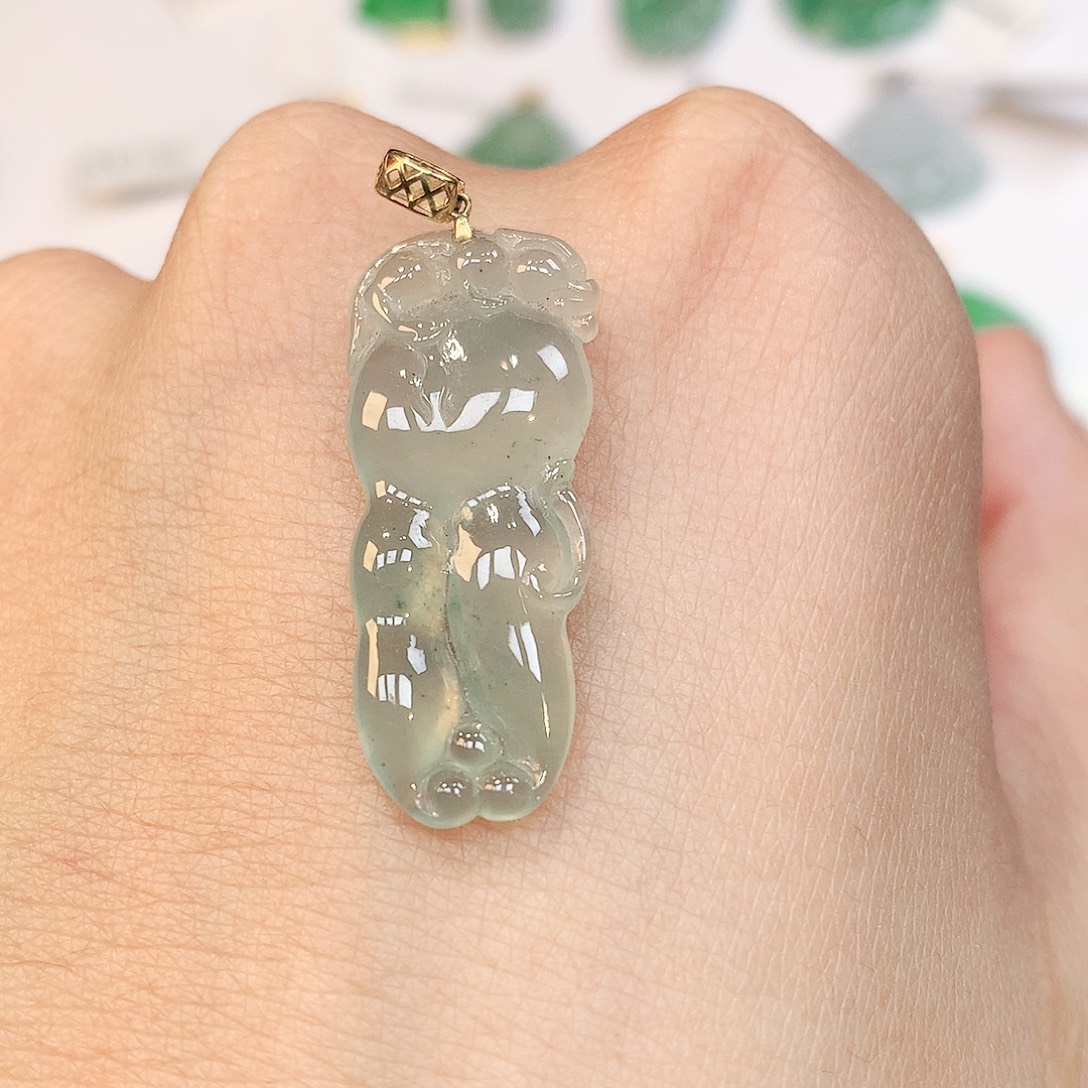 翡翠18K金镶嵌颈饰