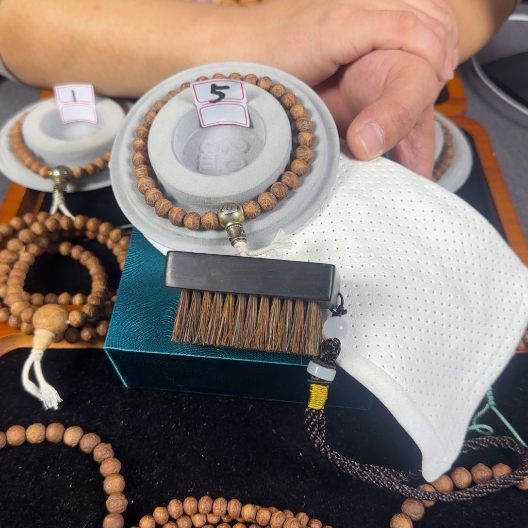 莲花菩提吊坠阿****8莲师酸枣核手串