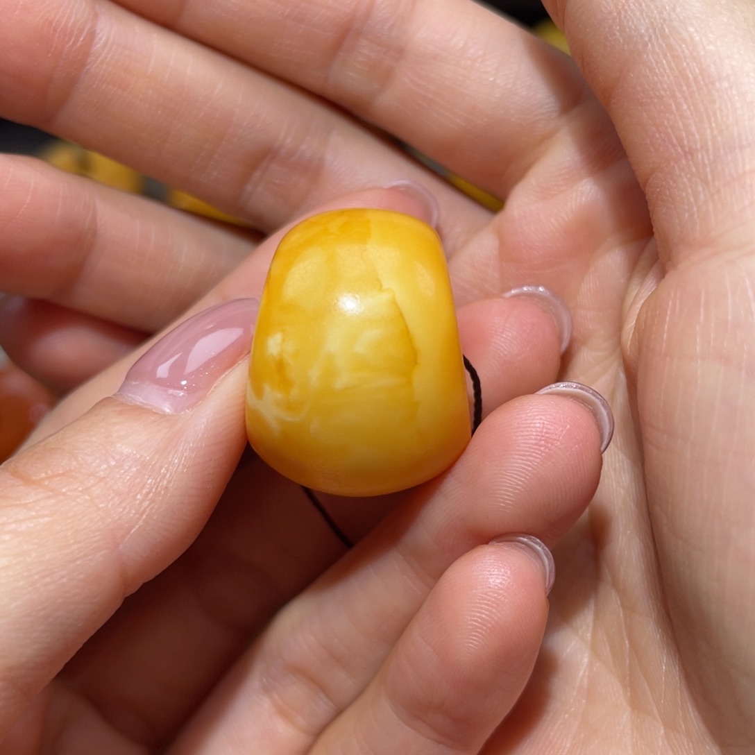 【闪购商品】琥珀裸石未镶嵌马蹄