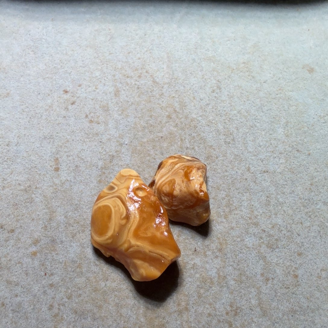 尽***.琥珀未镶嵌裸石专拍