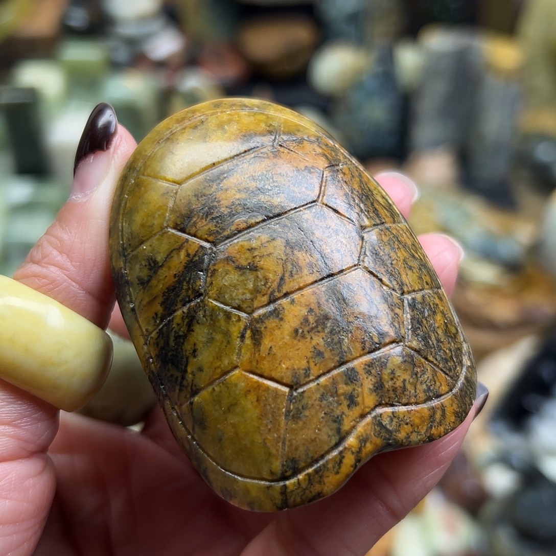 岫岩河磨玉（透闪石质玉）未镶嵌颈饰河磨玉富甲手玩