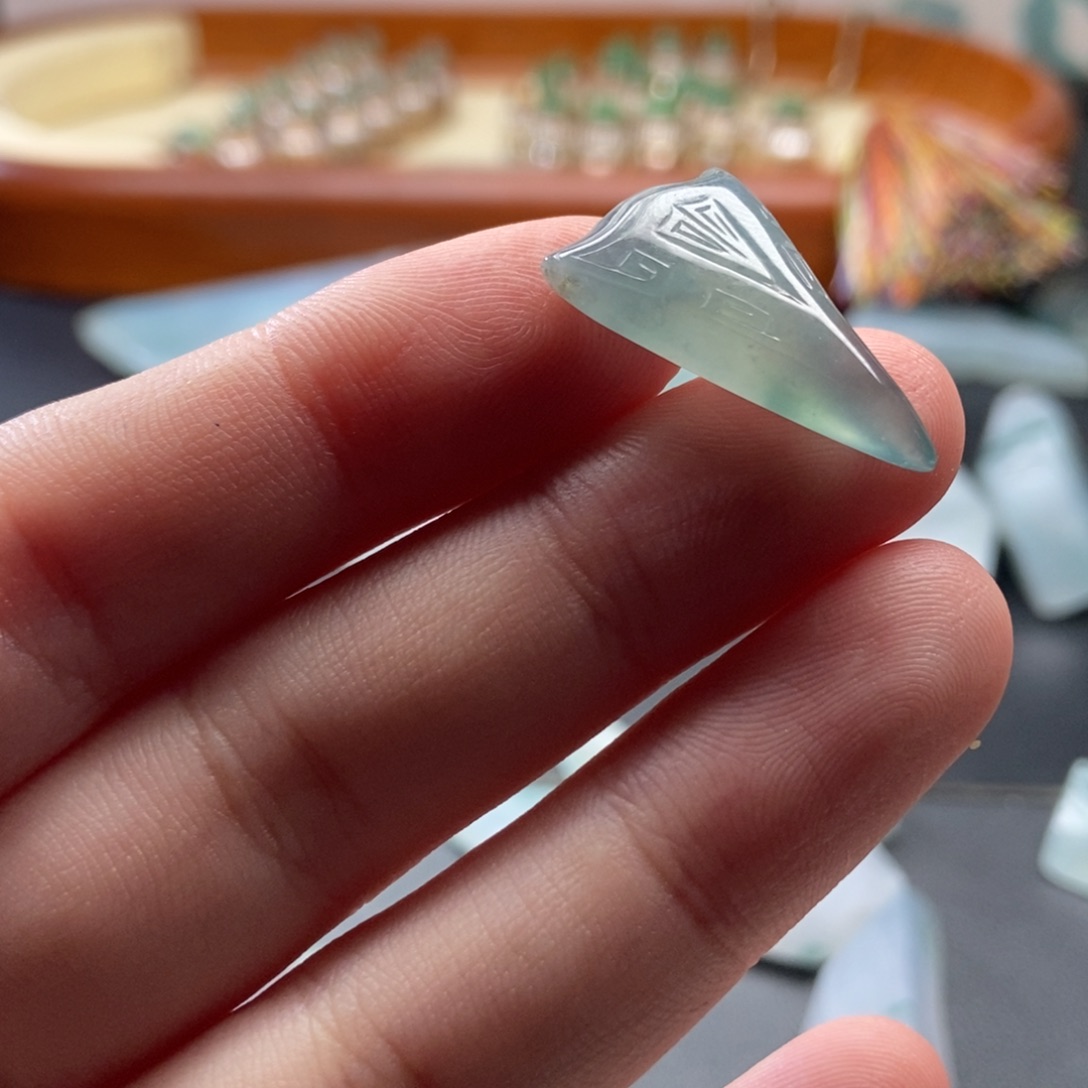 一***酒定制翡翠未镶嵌抛光