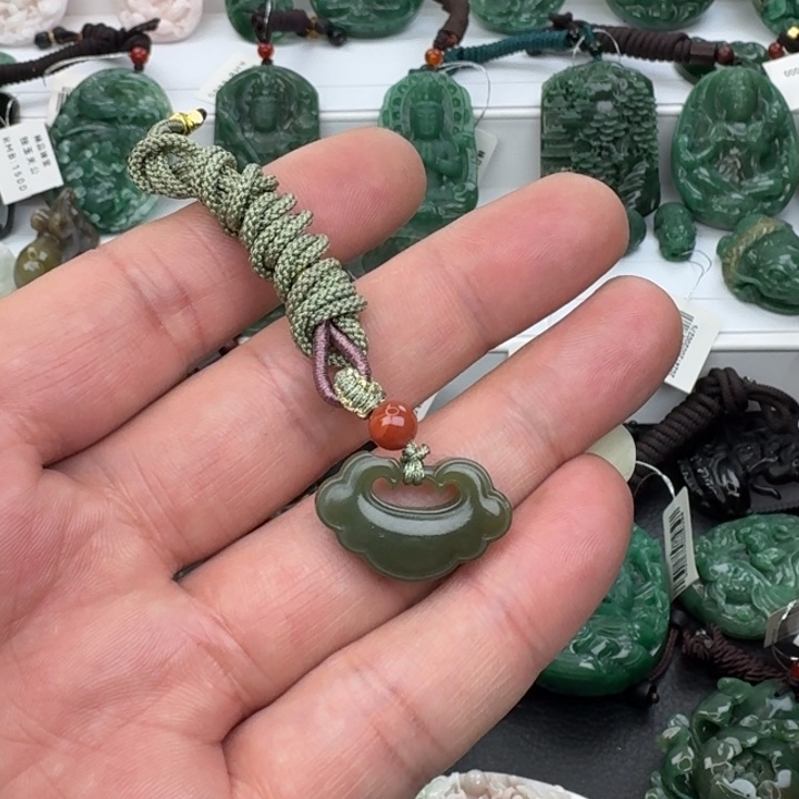 和田玉（糖玉）颈饰未镶嵌