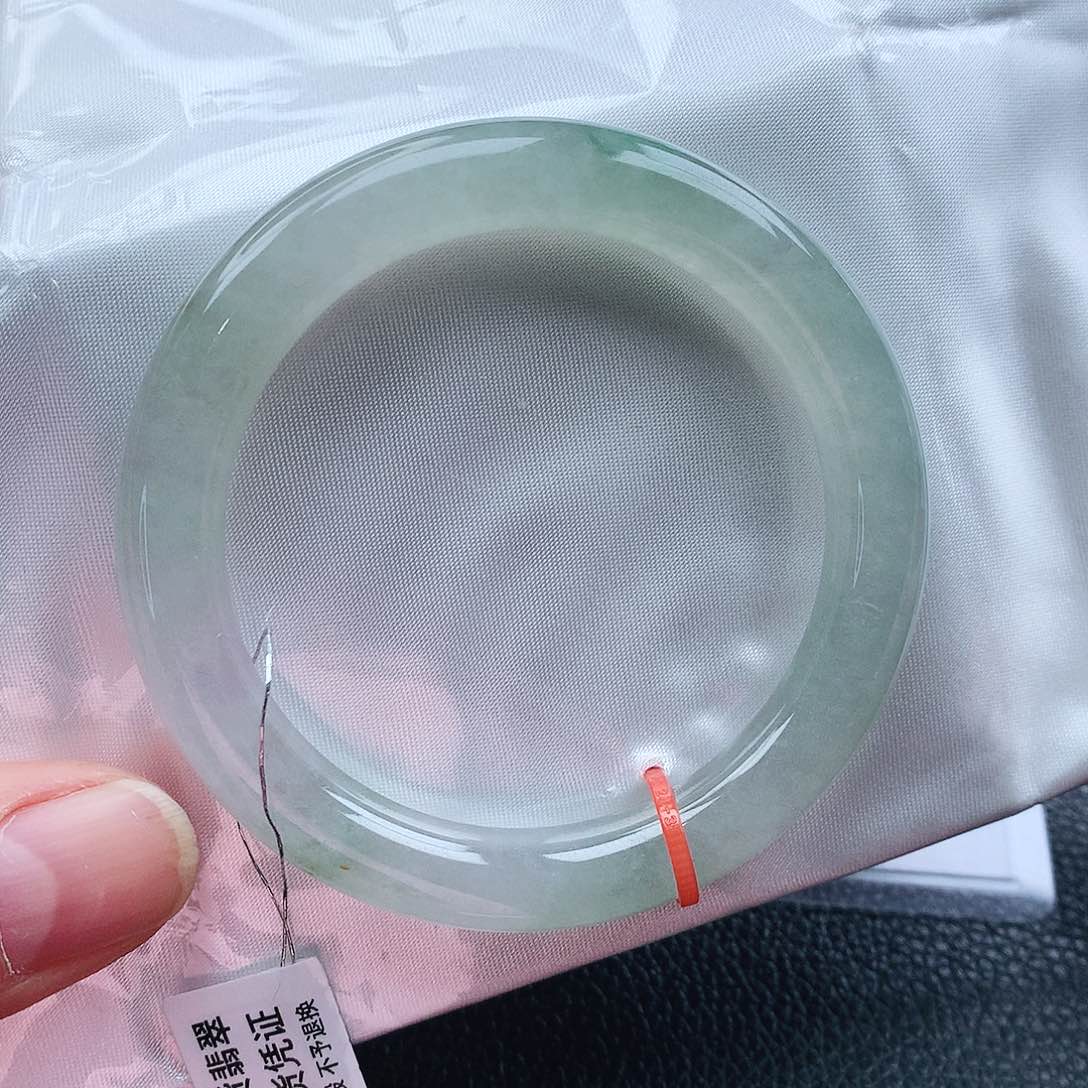 翡翠手镯未镶嵌天然翡翠手镯