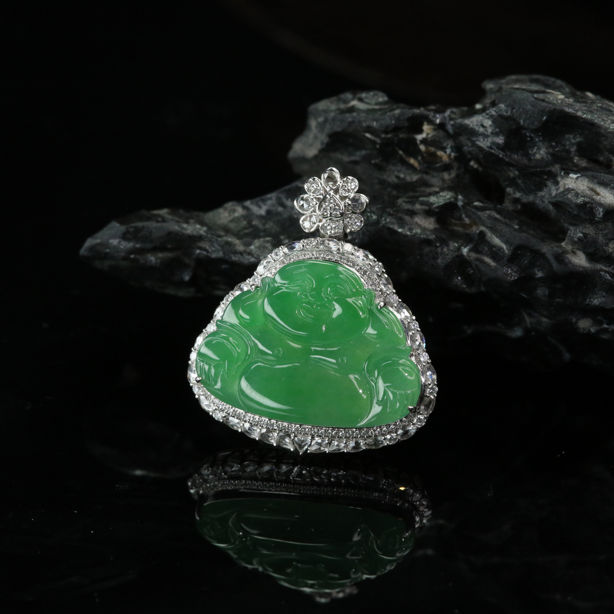 13天然A货翡翠满绿佛公/000526北京中保拍卖