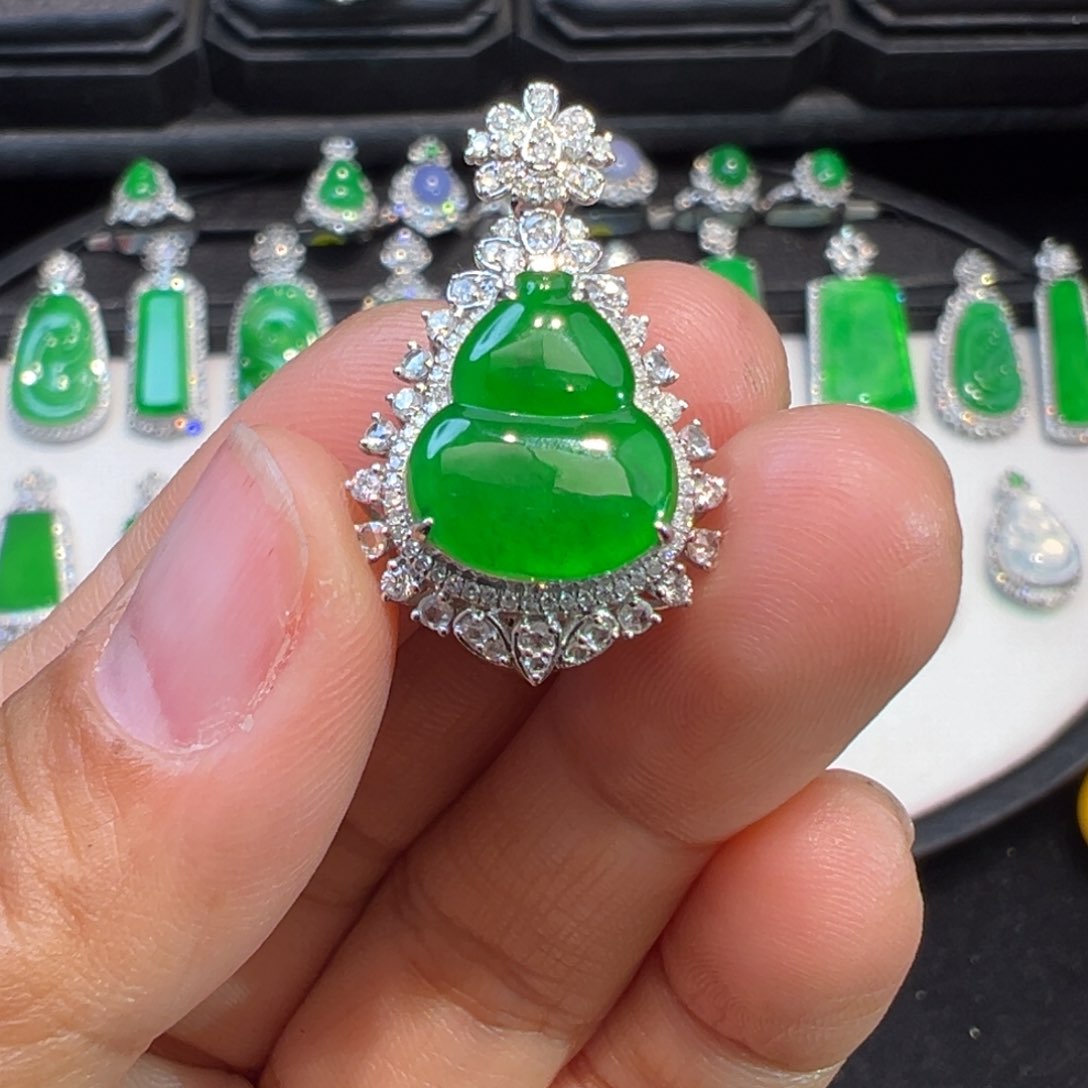 翡翠颈饰18K金镶嵌收到货48小时鉴赏期