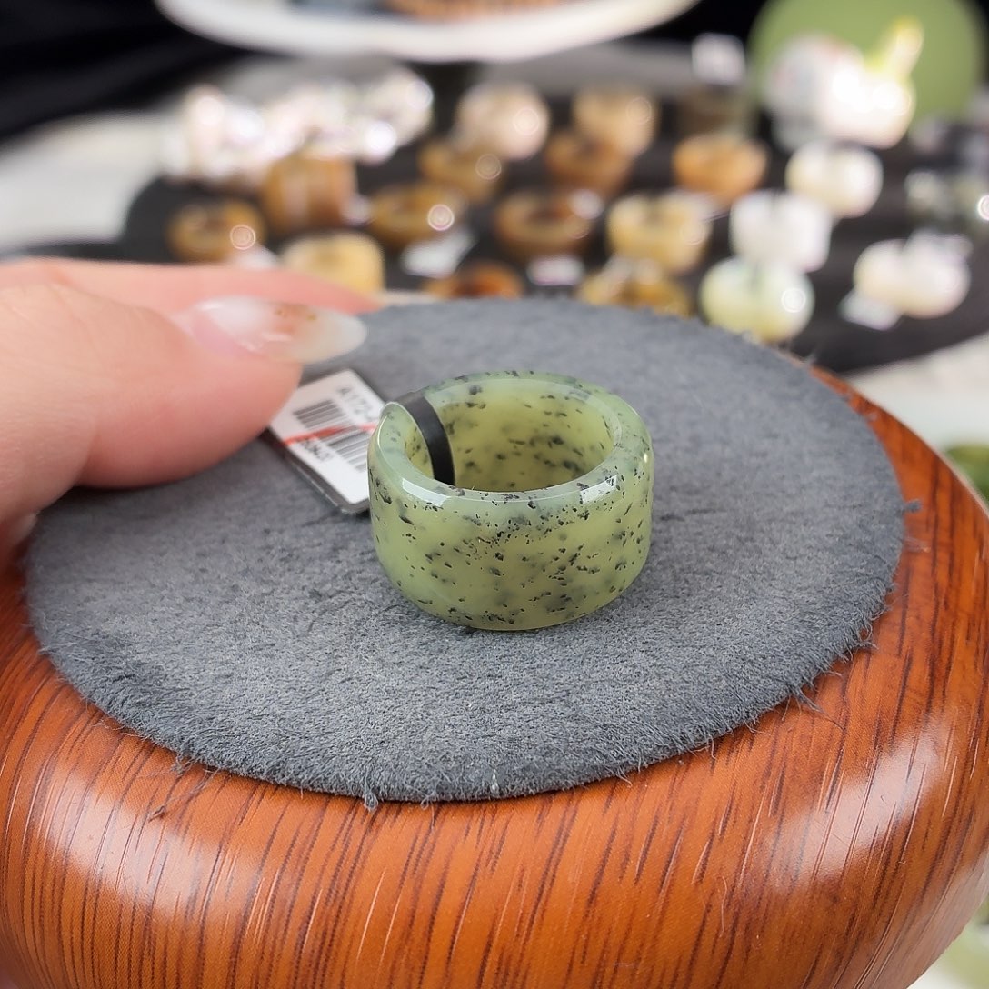 和田玉未镶嵌戒指S5青花圆切16.6