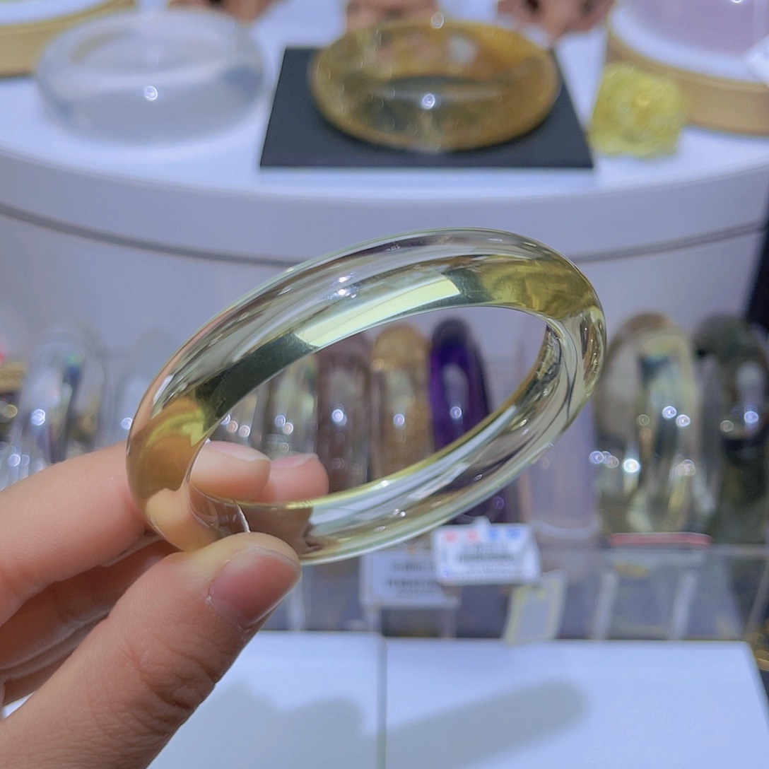 水晶手镯未镶嵌天然纯净体黄水晶手镯