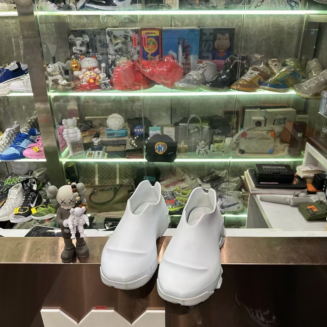 99新 Givenchy/纪梵希 纪梵希拖鞋纯白 42码 