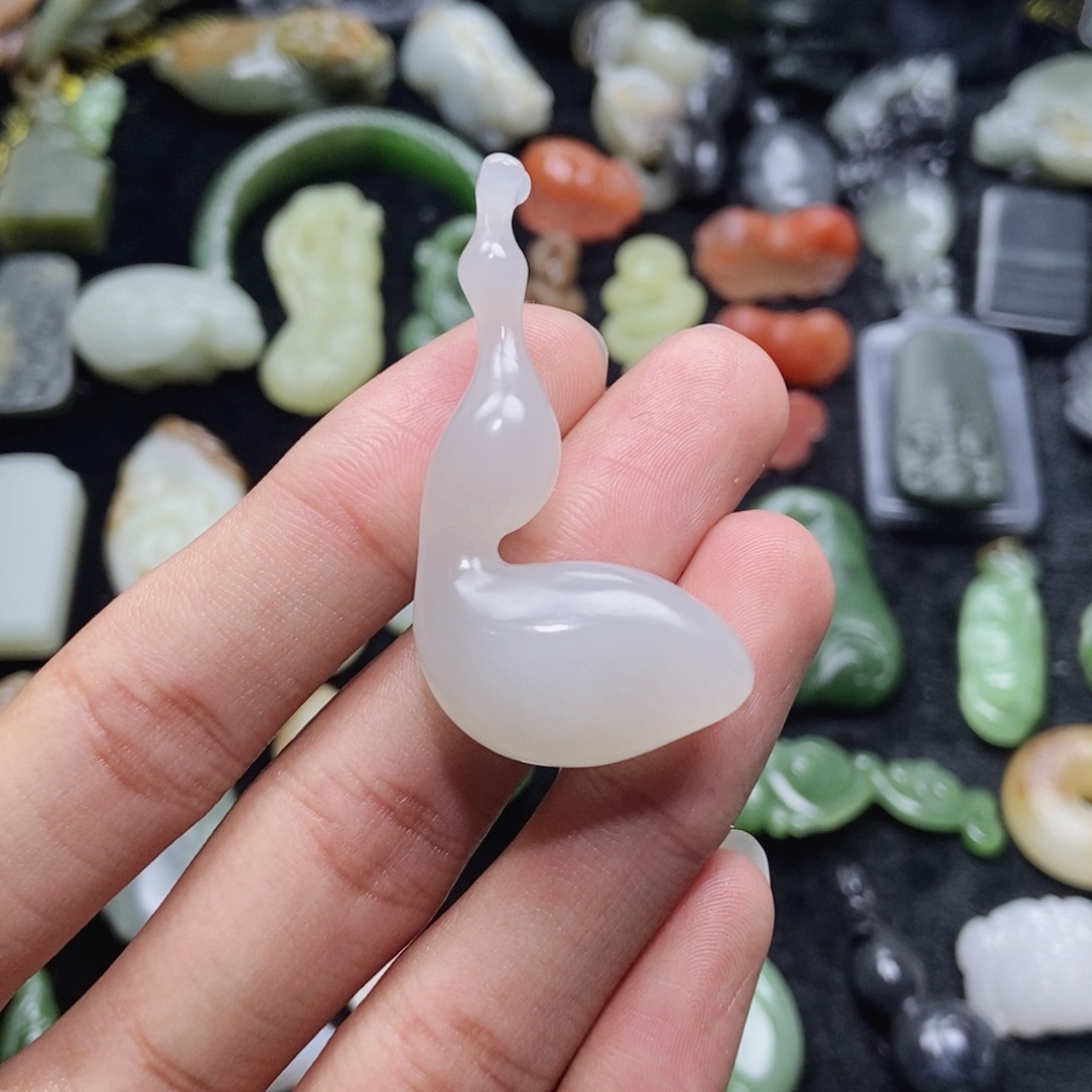 和田玉颈饰未镶嵌?**好