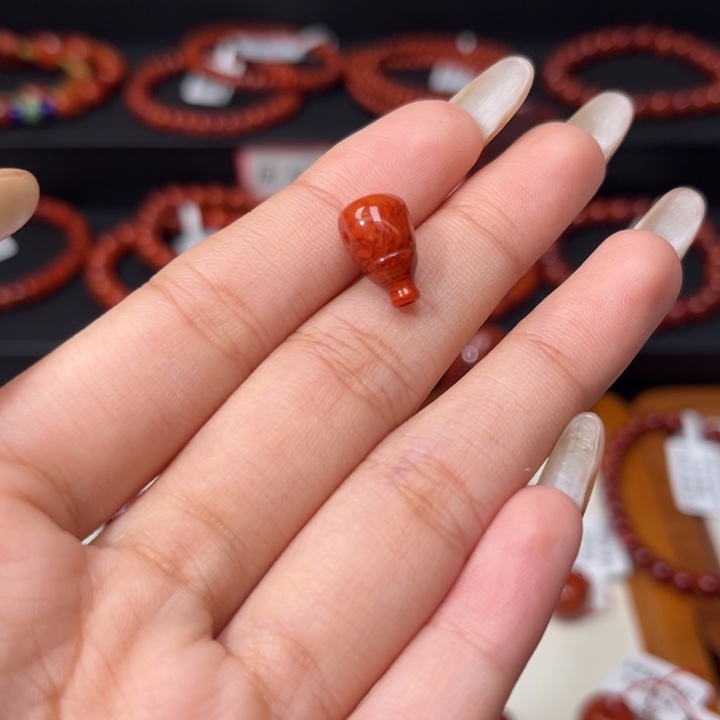 南红玛瑙未镶嵌满肉火焰三通7X7.5mm