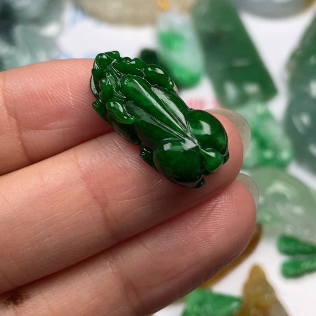 翡翠未镶嵌颈饰翡翠