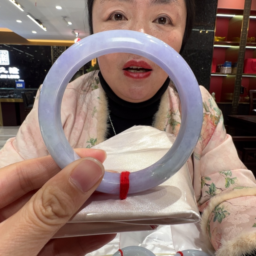 芳***翡翠未镶嵌手镯妖紫62.8福利不退不换