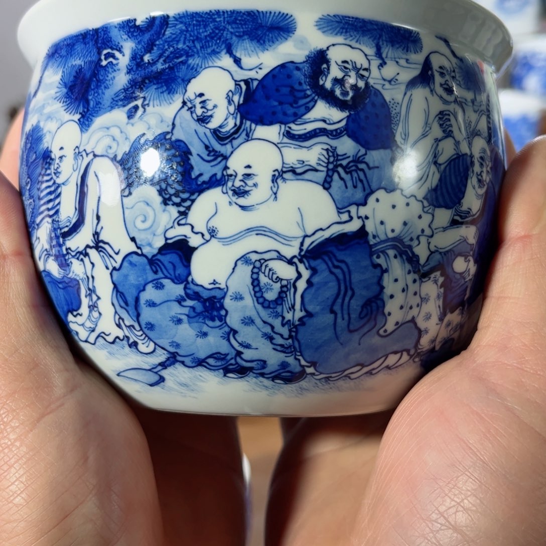 杯子嘉***蹊手工手绘的陶瓷，