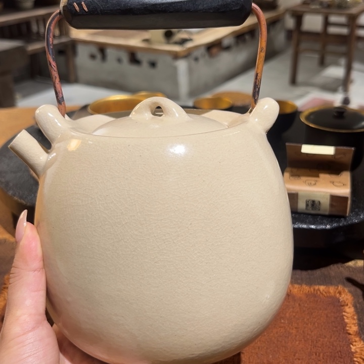 景德镇鱼和熊手工陶艺