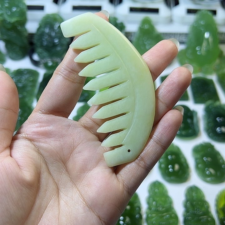 蛇纹石玉摆件未镶嵌