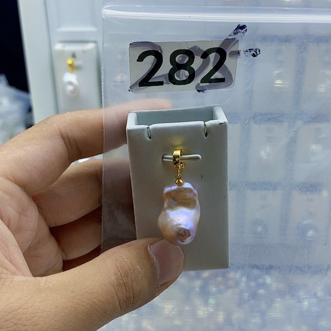 淡水珍珠合金颈饰