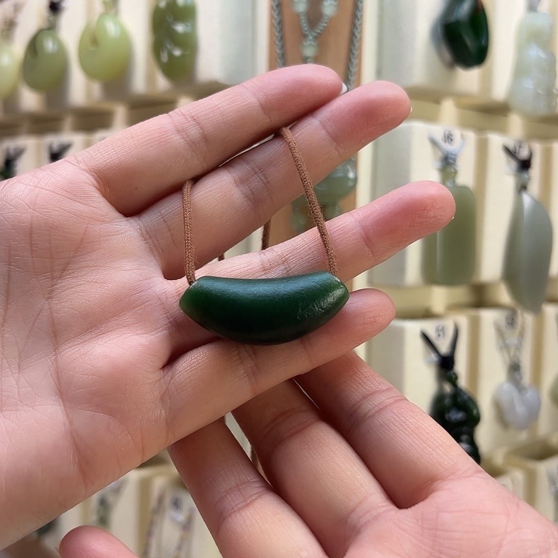 雪***学和田玉未镶嵌颈饰