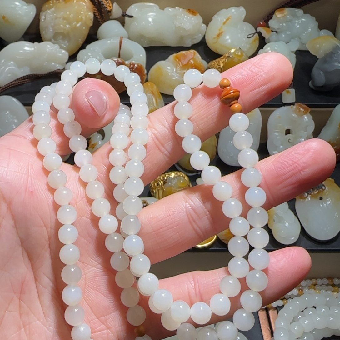 和田玉颈饰未镶嵌