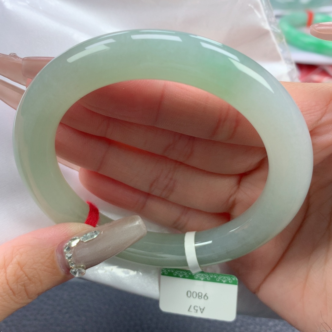 翡翠手镯未镶嵌57.9圆条 